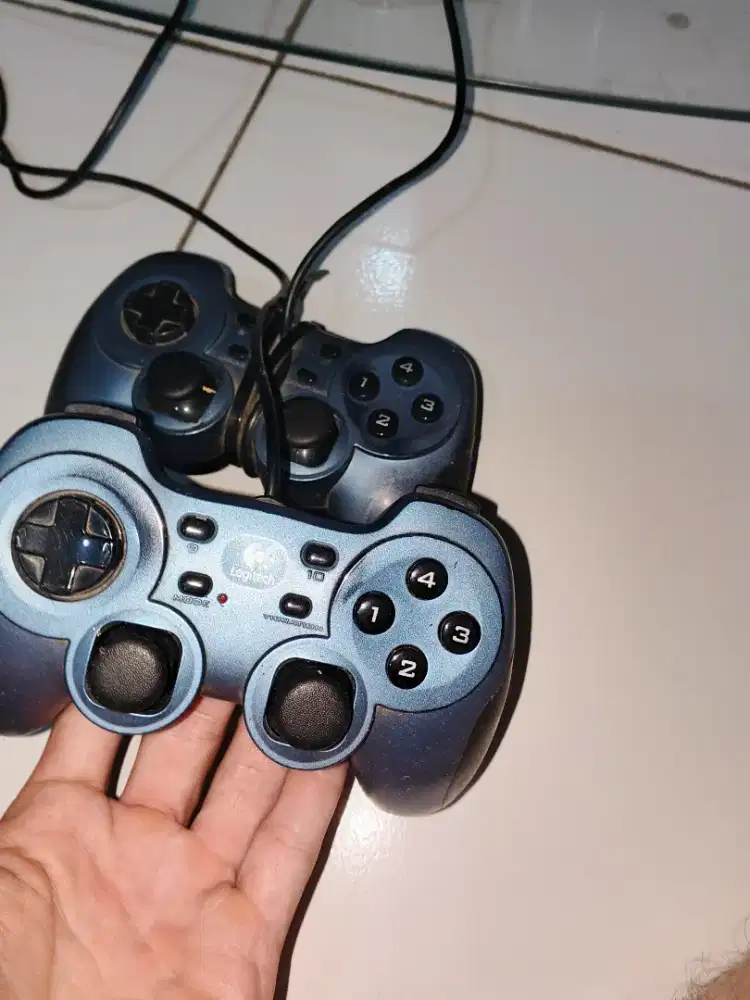 I'ts Logitech the controler of gaming