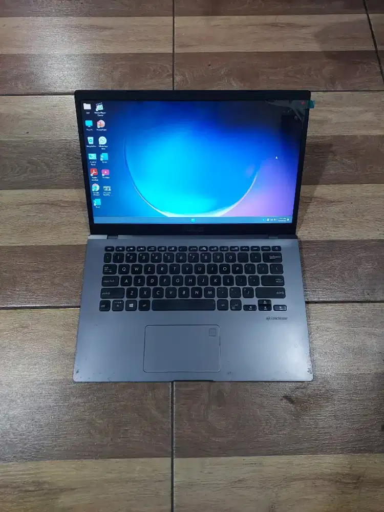 asus i3 7th. ram 8Gb ssd 512Gb win11 ohs mantap full ori