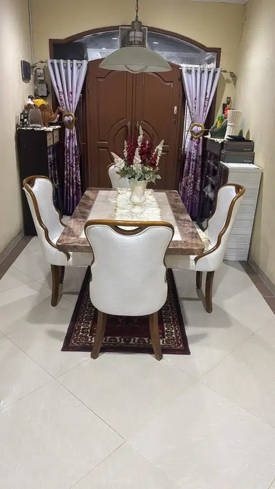 Mencari pembantu Rumah Tangga