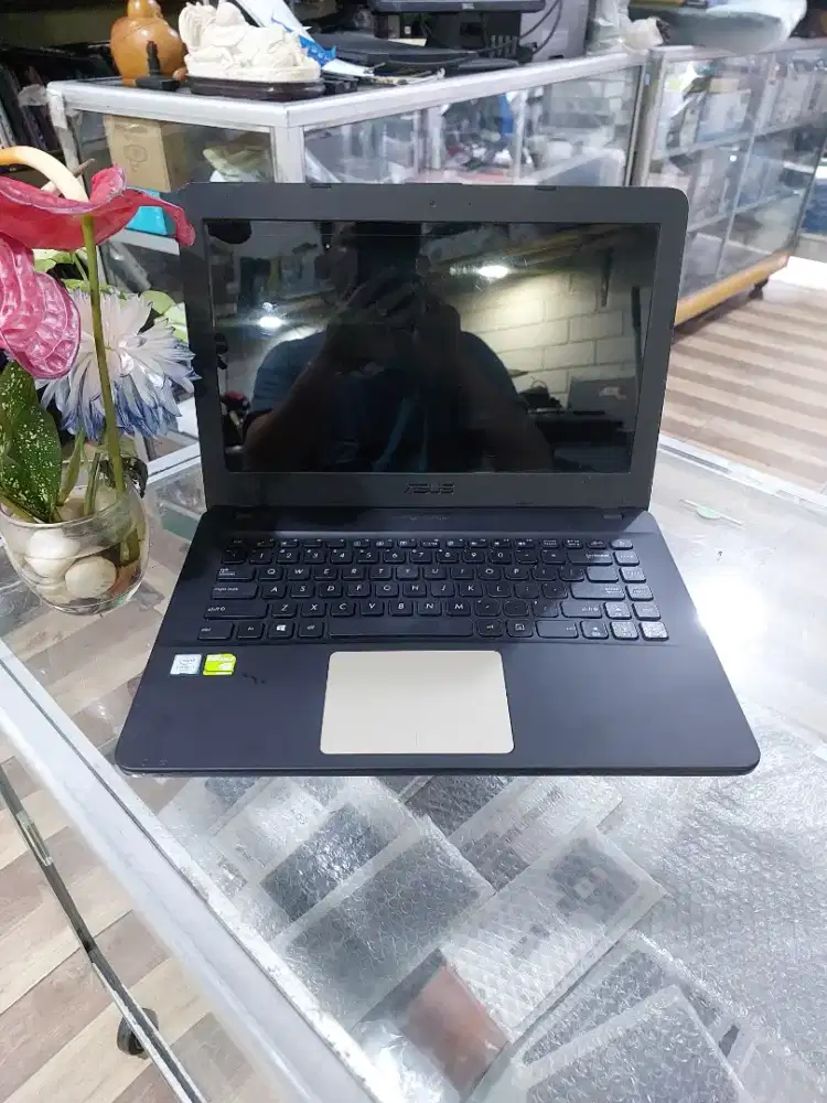 asus core i3 6th. 8gb ssd 1.2TB. Nvidia 2Gb. win11 ohs. bs coding