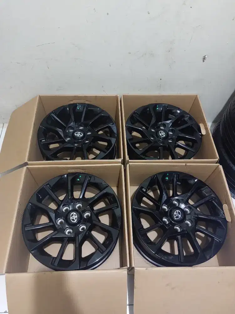 Jual velg fortuner gr ring 18 original
