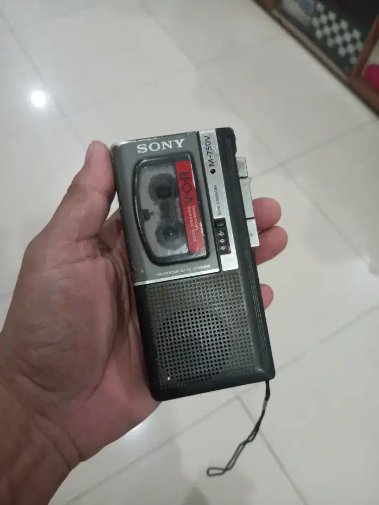 Alat perekam dan pemutar wartawan jadul langka unik