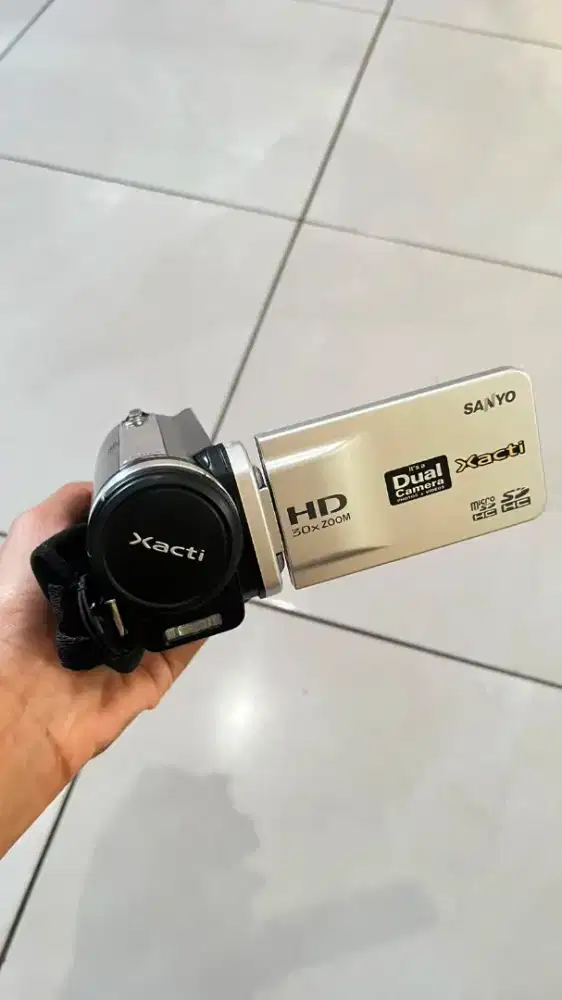 Sanyo camera ( handcam )