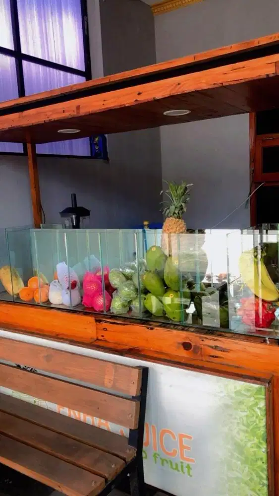 Gerobak roda jualan jus