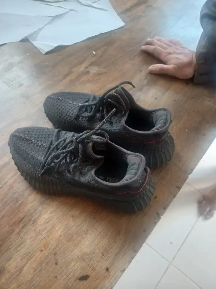 Sepatu adidas jarang pake jual aja