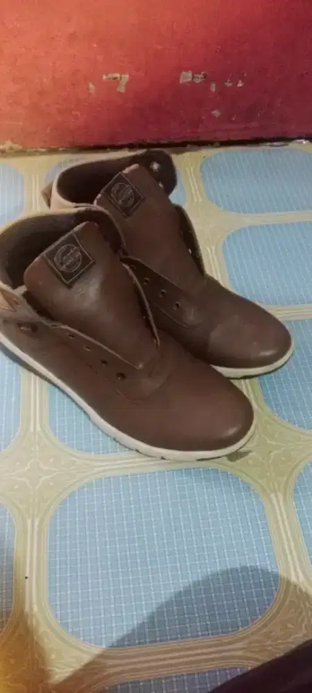 Sepatu boots oliva no 41/42