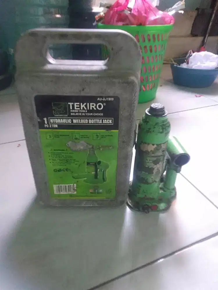 Dongkkrak 2 tin di jual murah masih berpungsi
