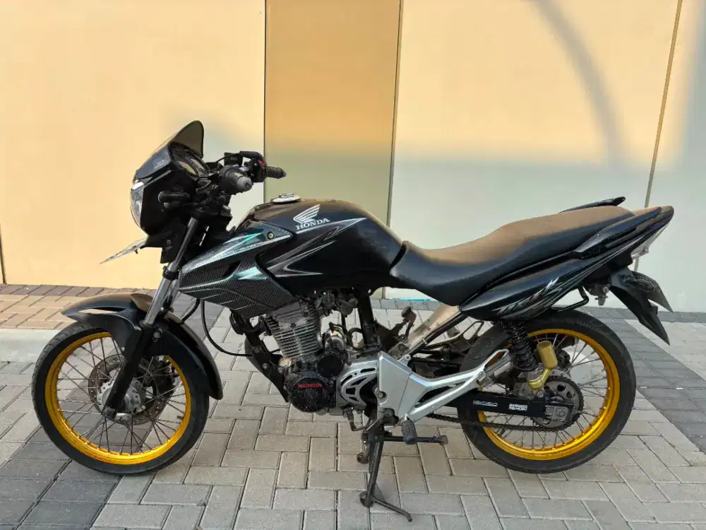 Honda Tiger Revo tahun 2010 komplit