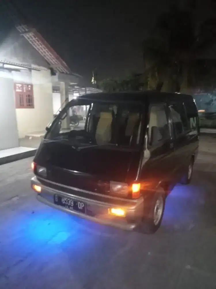 Mobil zebra minibus