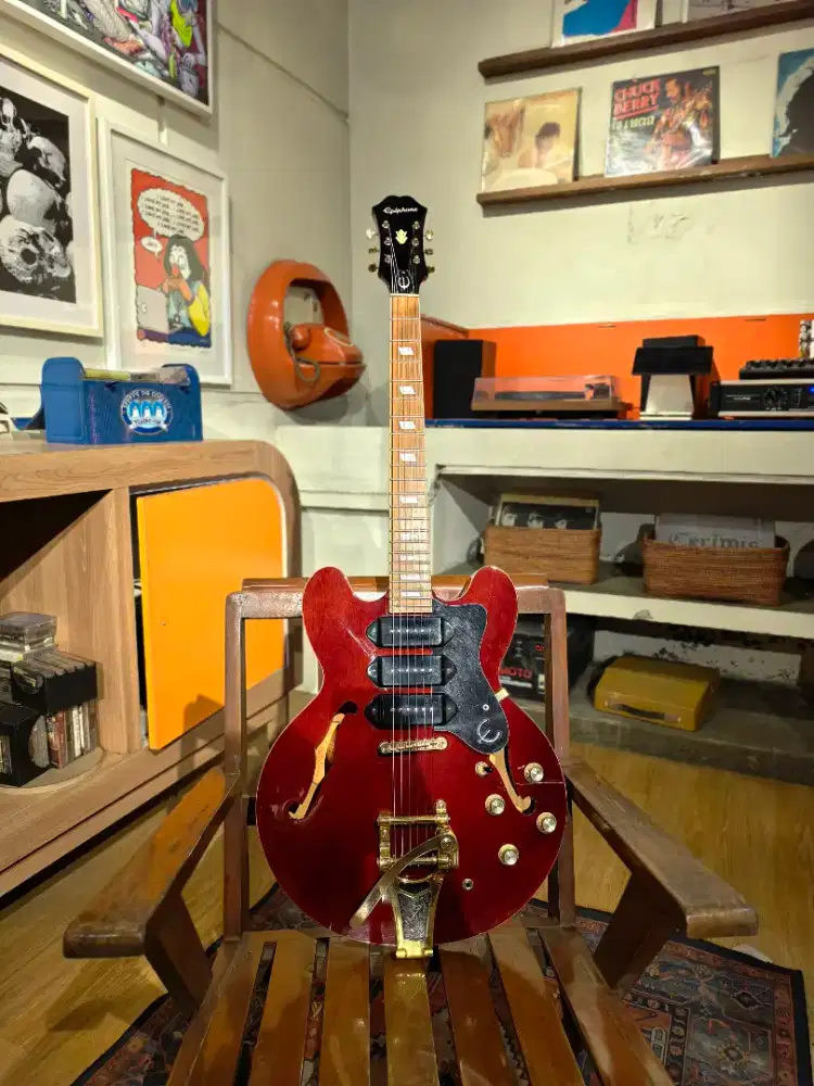 Epiphone Riviera P93