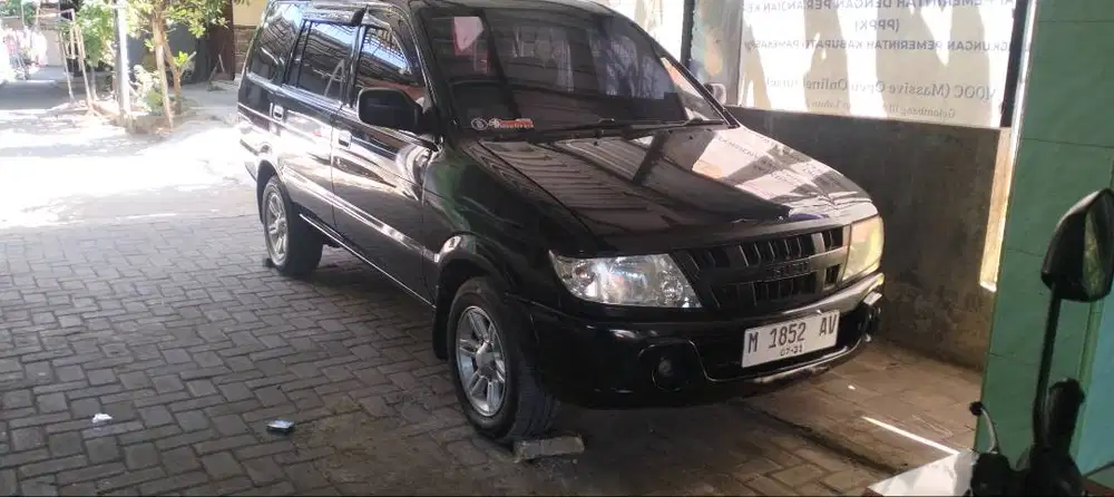 ISUZU PANTHER LV 2012