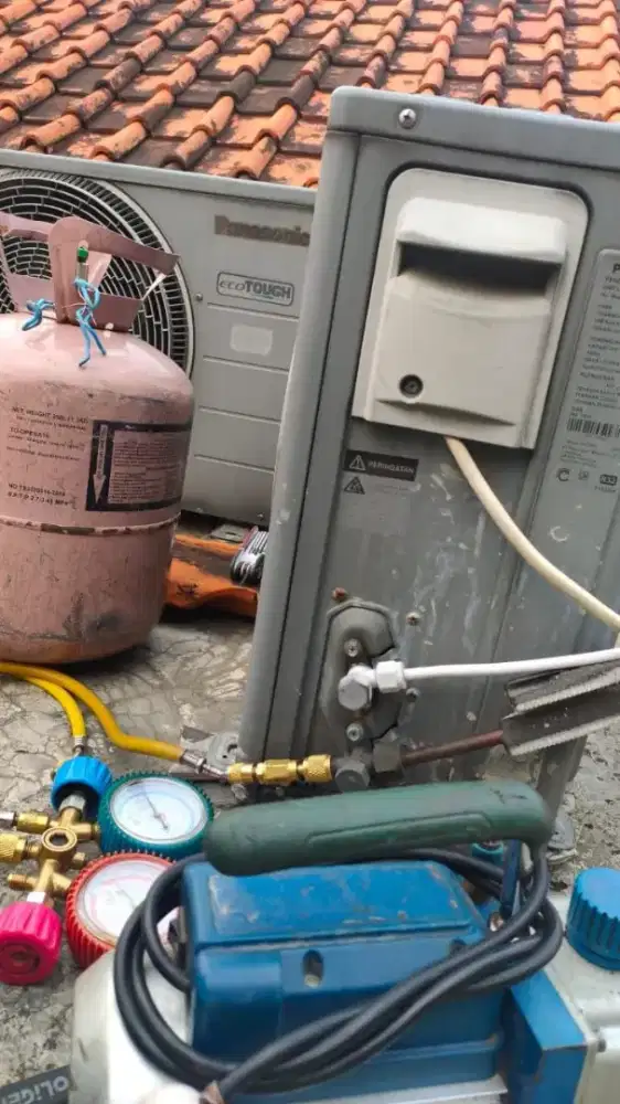 Service AC panggilan,cuci, Overhoul,perbaikan,bongkar pasang,perbaikan
