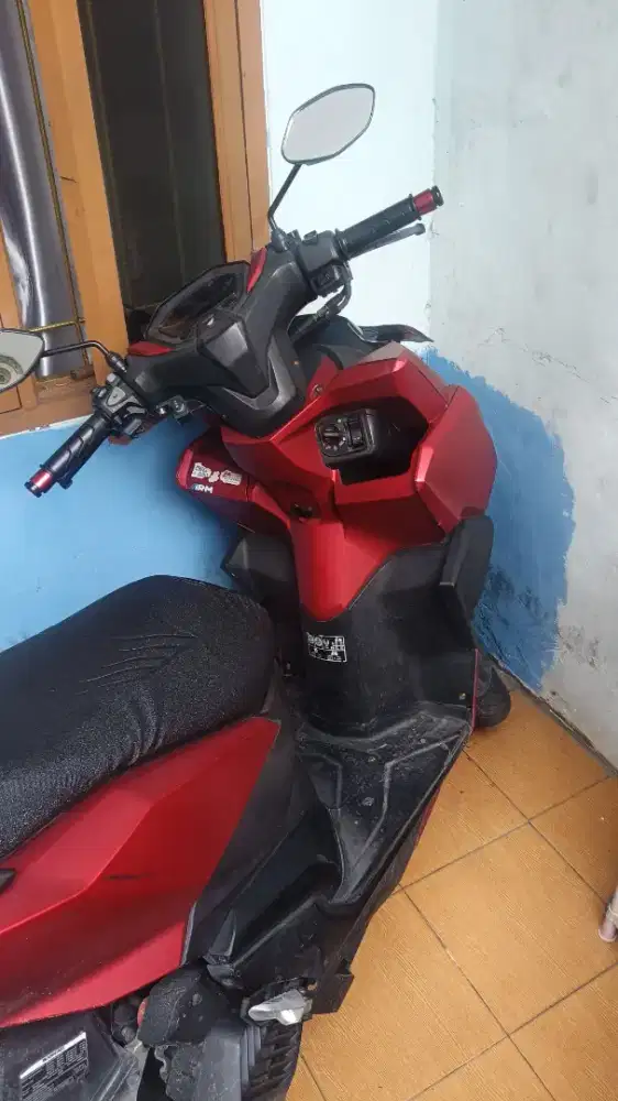 Jual mtr vario160 warna merah nego harga buat isi bensin