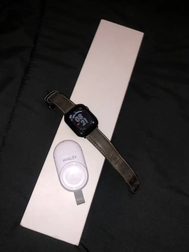 Apple Watch Seri 5 Black Silver 40mm