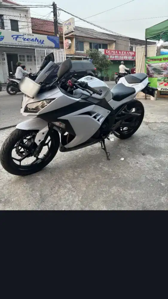 Kawasaki ninja 250 fi di jual