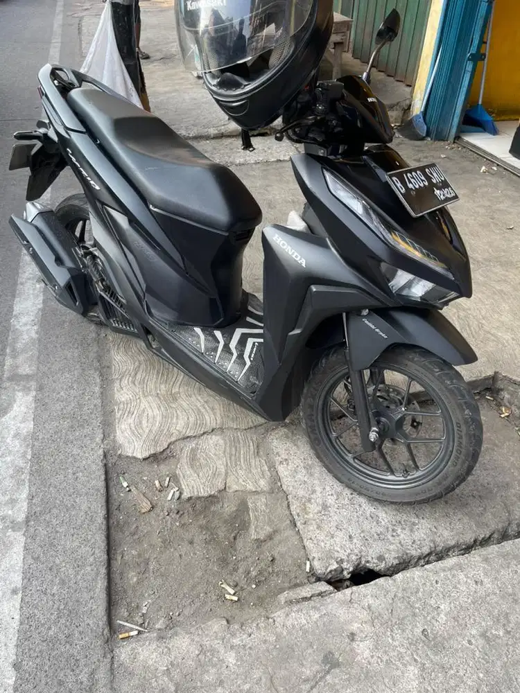 Honda vario 125 cbs iss hitam doff 2021