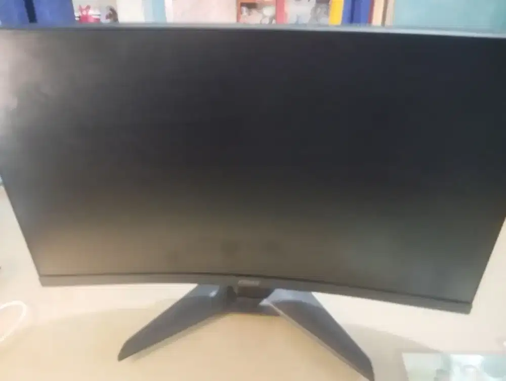 Monitor gaming MSI 24 inchi layar cekung