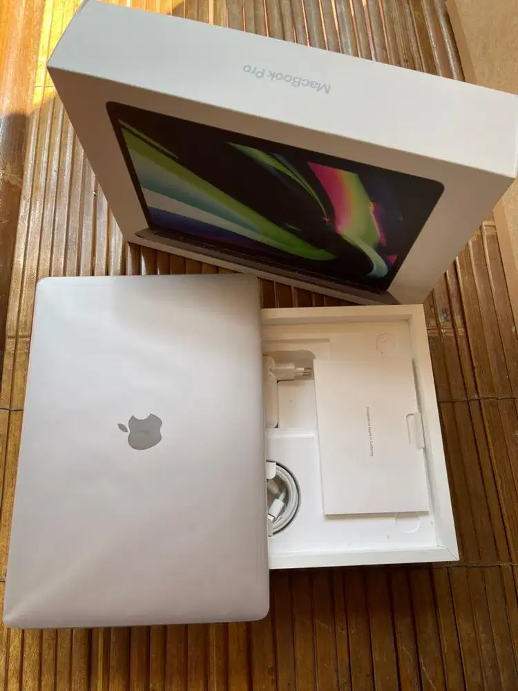 Macbook Pro M1 13 Touchbar 8/256 Ex iBox Like New Terawat Fullset Ori