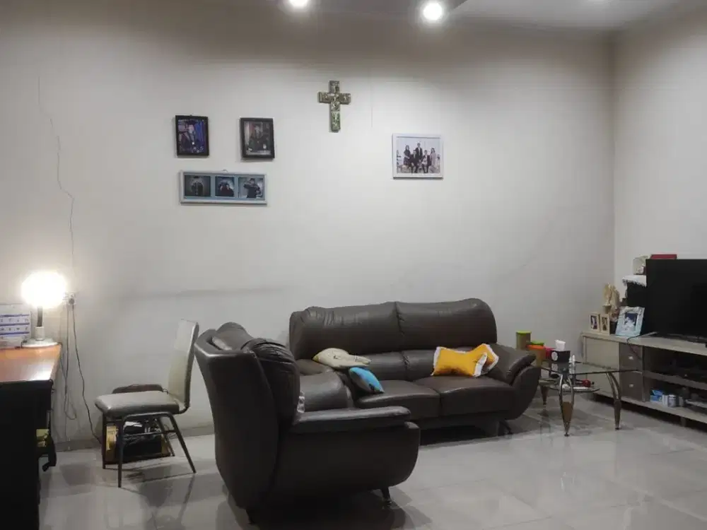 Dijual Cepat Rumah Furnished Nyaman Siap Huni Minimalis Lokasi di Taman Holis Indah 2 Bandung