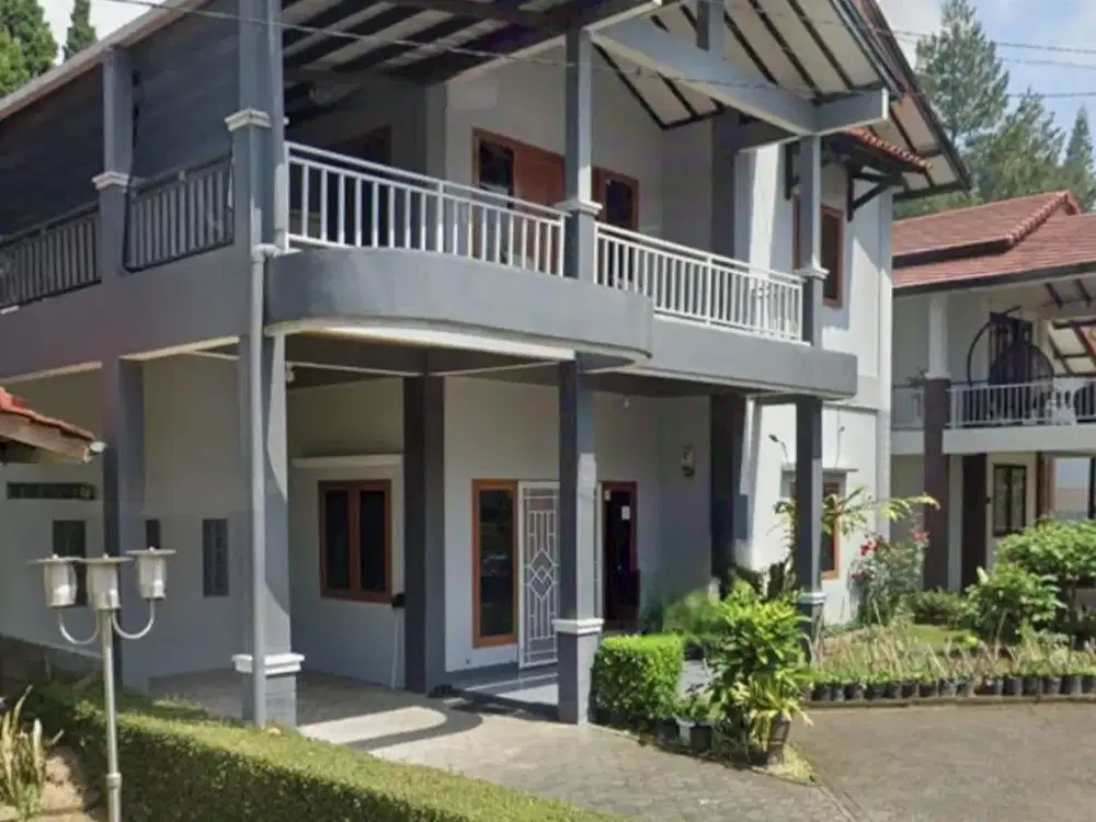 Dijual Murah Villa Semi Furnished Siap Huni Modern Minimalis Lokasi di Istana Bunga Lembang Bandung