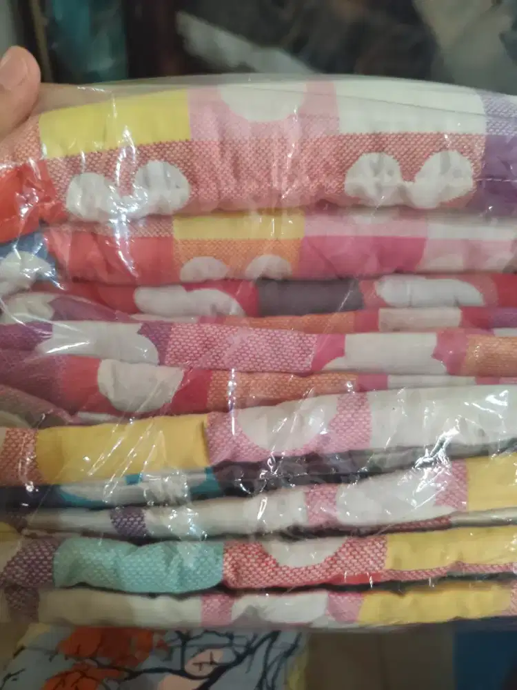 bantalan pinggir box bayi