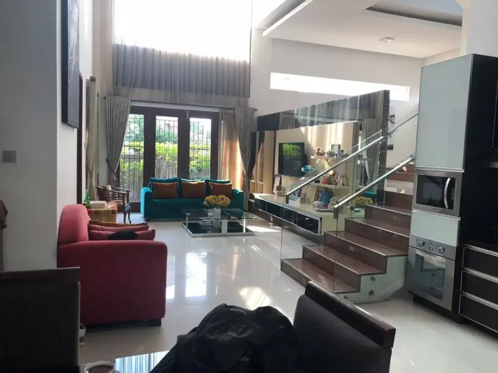 RUMAH MEWAH SIAP HUNI (Posisi Hoek) Turangga Bandung