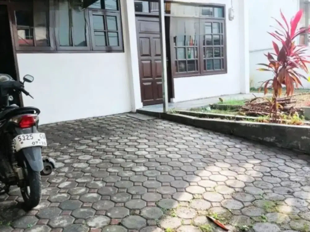 Rumah 2 lantai sayap Jl. Moch Ramdan Kota Bandung