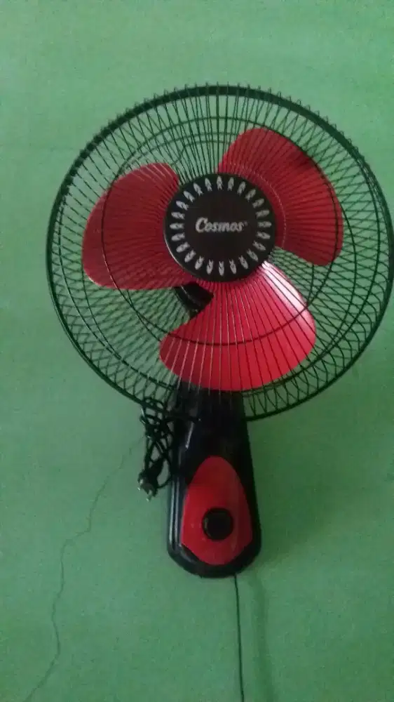 Kipas angin dinding 12 inch merk cosmos normal siap pakai nego tipis