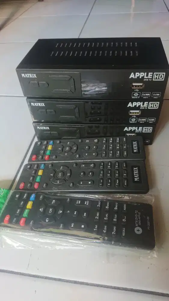 STB DVBT2 MATRIX APPLE MERAH BEKAS NORMAL