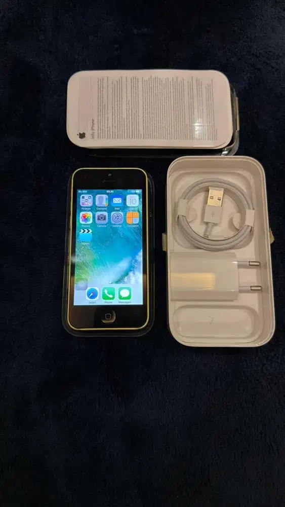 Dijual : Iphone 5c Yellow 32GB Resmi Ibox Lengkap