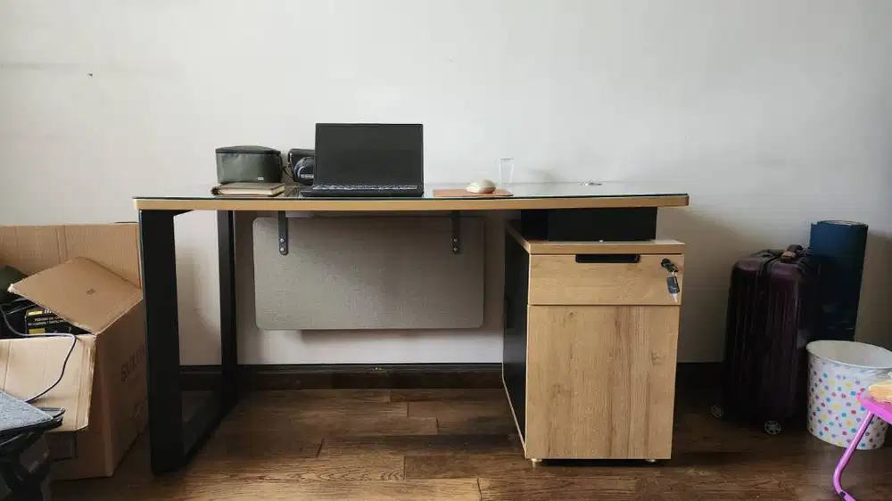 Meja Kantor merek Informa
