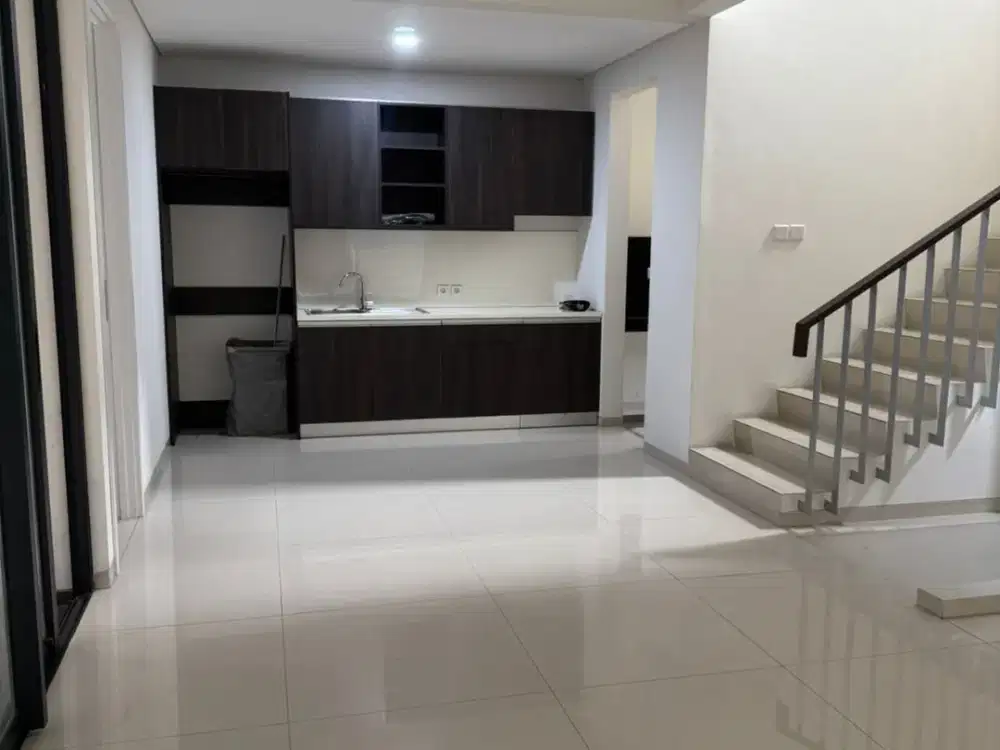Dijual Rumah rapih dalam cluster siap huni lokasi strategis dekat bxc mall di kebayoran bintaro tangsel BS 18401