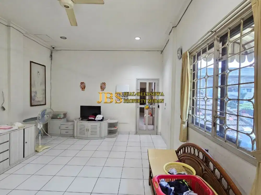 Dijual Rumah Siap Huni 2,5 Tingkat di Jalan Kalianda (Dekat Jl. M.H Thamrin) - Medan
