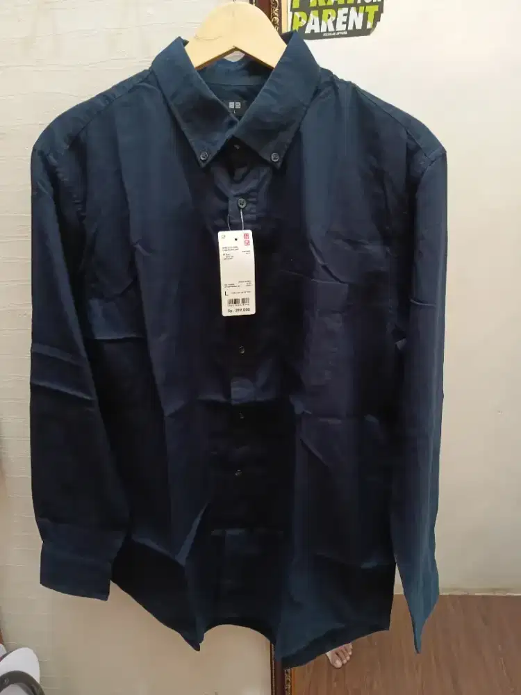 Kemeja Uniqlo Navy