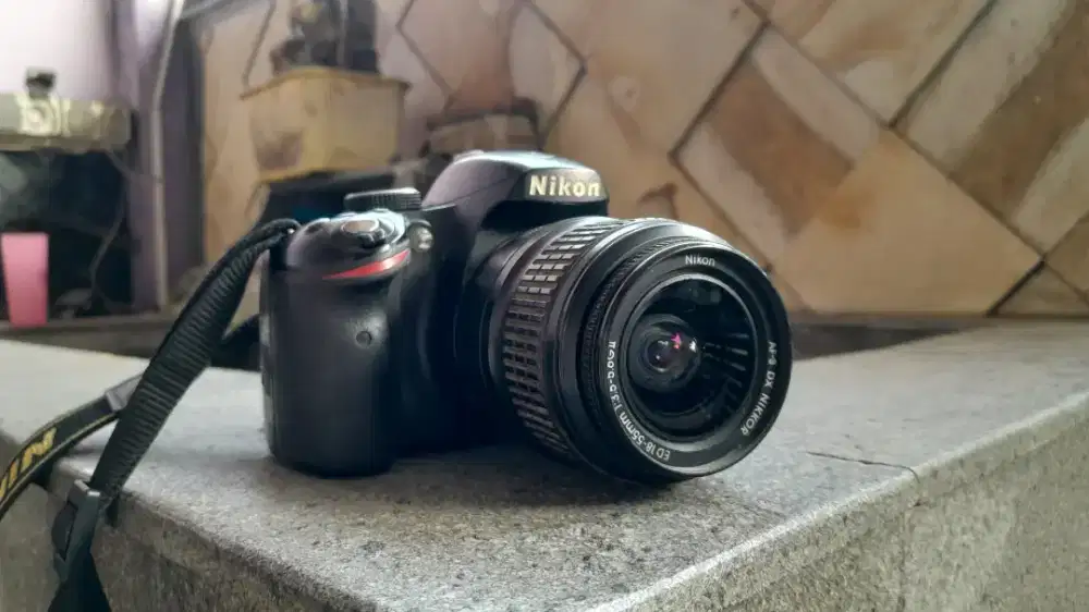 Jual kamera nikon d3100 kondisi mati karna lowbet dan charger mati