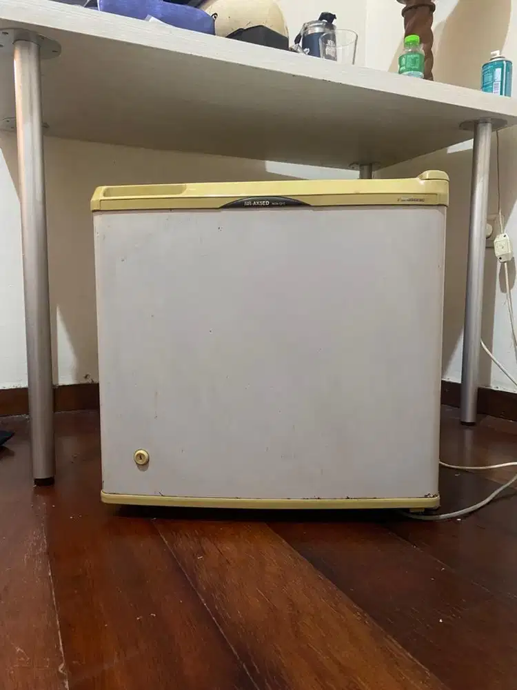 Kulkas Panasonic NR-AK5SED