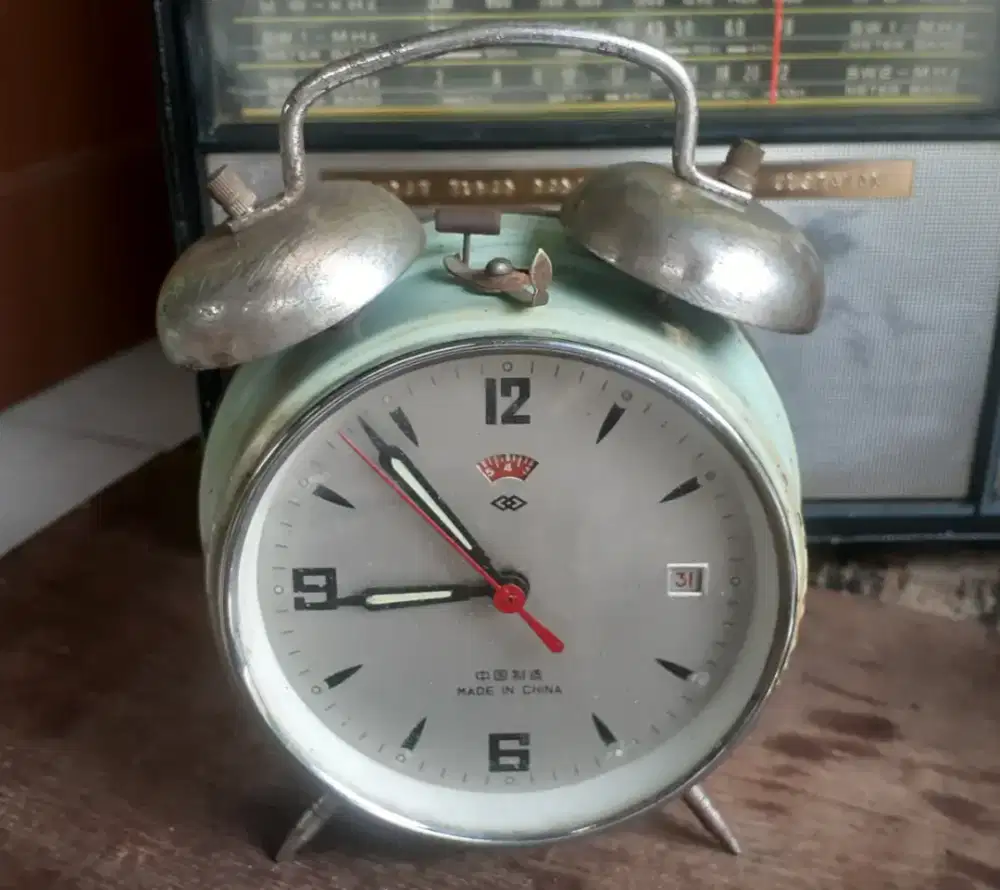 Jam weker jadul