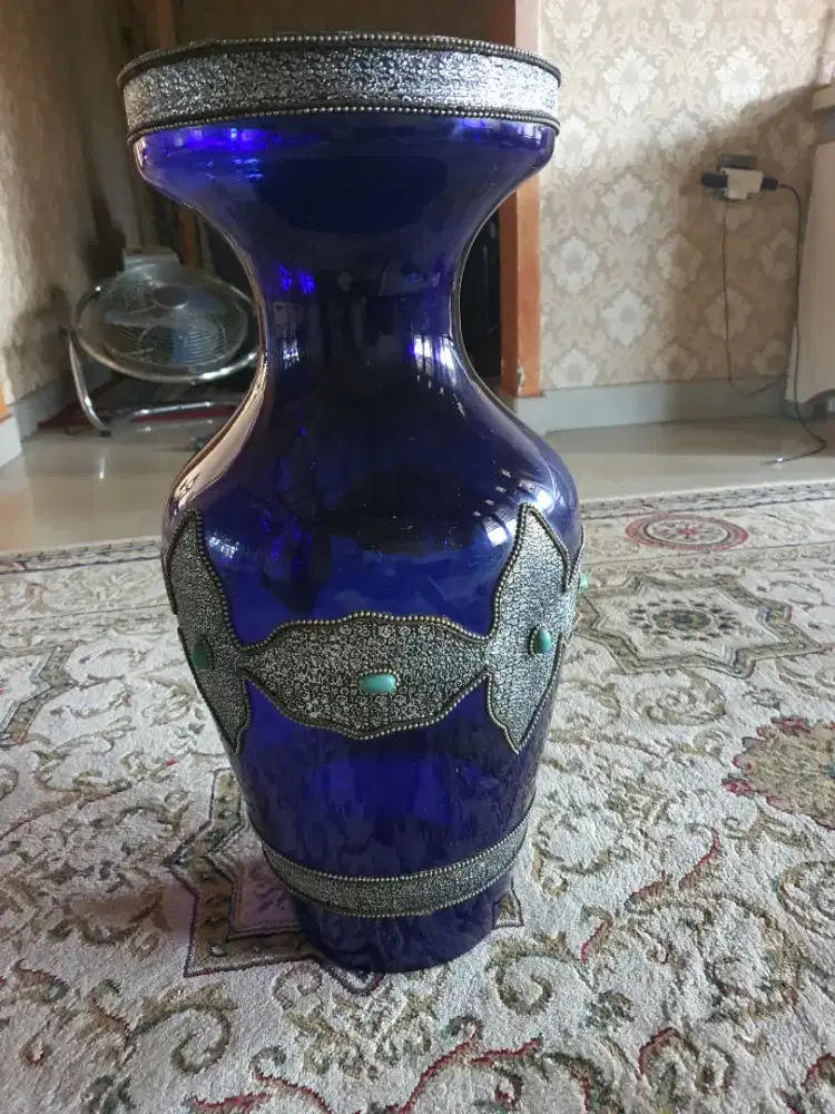 Dijual vas kaca biru kobalt