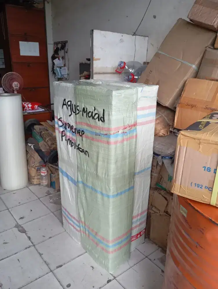 Rak siku besi lubang