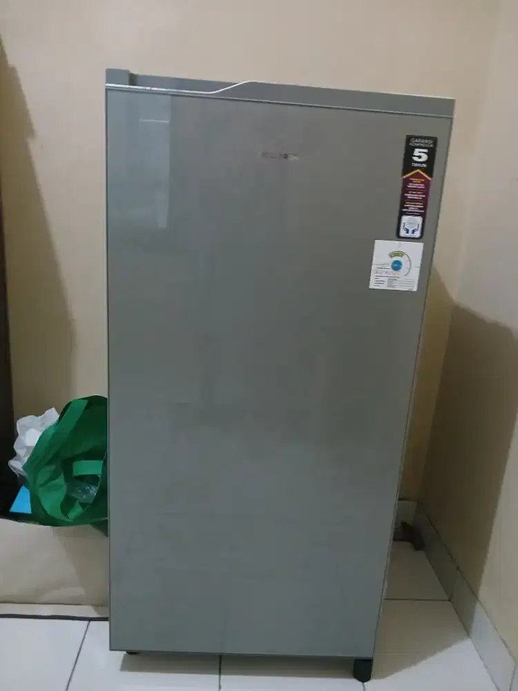 Kulkas 1 pintu Polytron