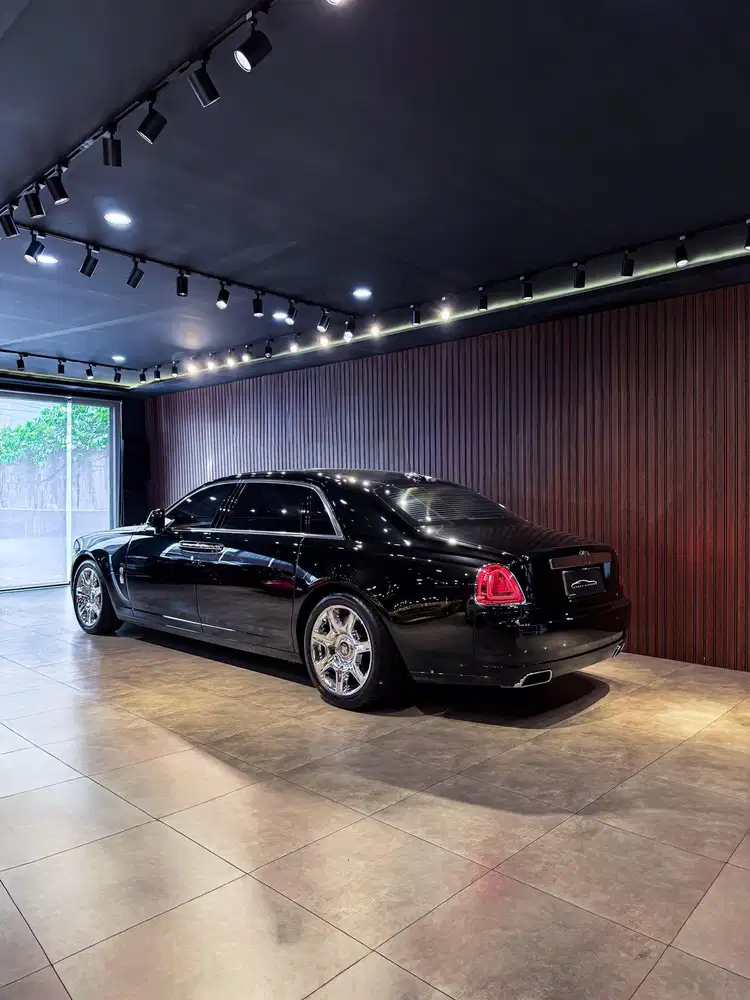 Rolls Royce Ghost 2011 Bensin