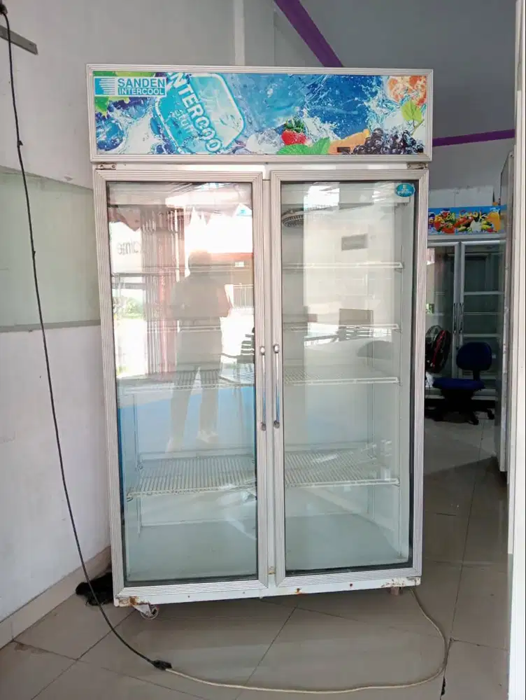 showcase 2 pintu murah