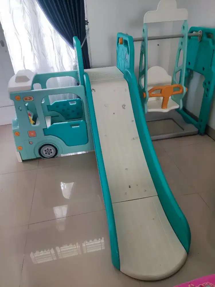 Mainan Perosotan Playhouse Bus