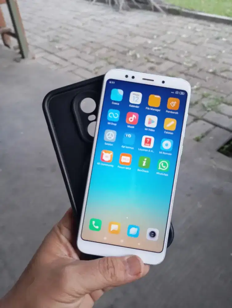 Redmi 5 plus ram 3/32 ori normal jaya