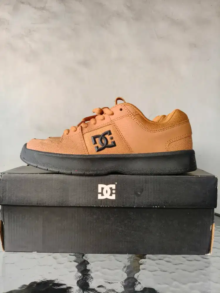 Sepatu Skate DC Lynx Zero Size 39