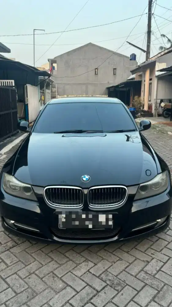BMW 320i E90 LCI 2012