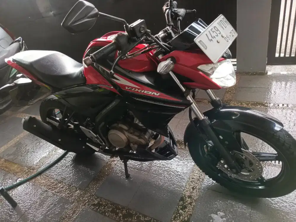 Yamaha All new Vixion 2017 Merah Hitam komplit