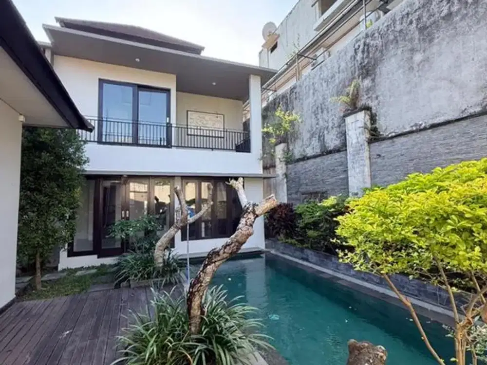 Villa 4 Kamar Tidur Dijual di Jimbaran, Cocok untuk Investasi