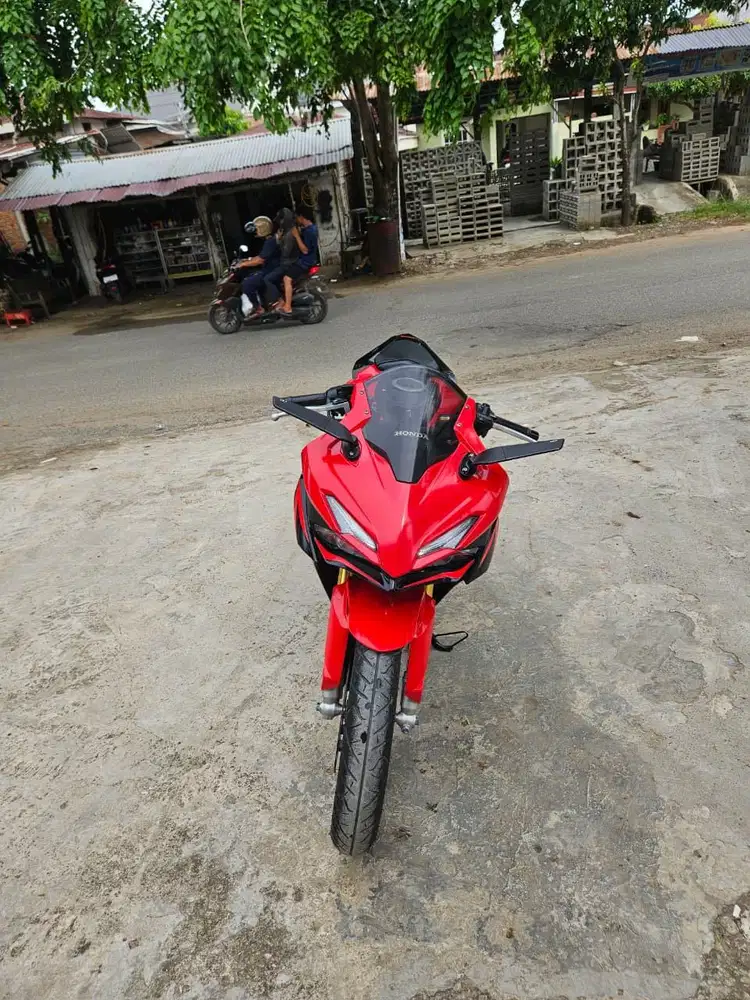 Honda cbr 150 r