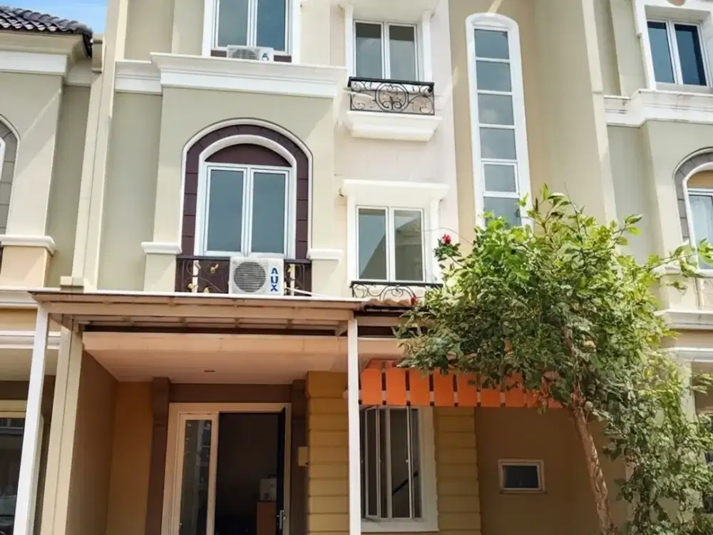 Rumah 3 Lantai Kondisi Rapi Siap Huni Dekat Pusat Kuliner